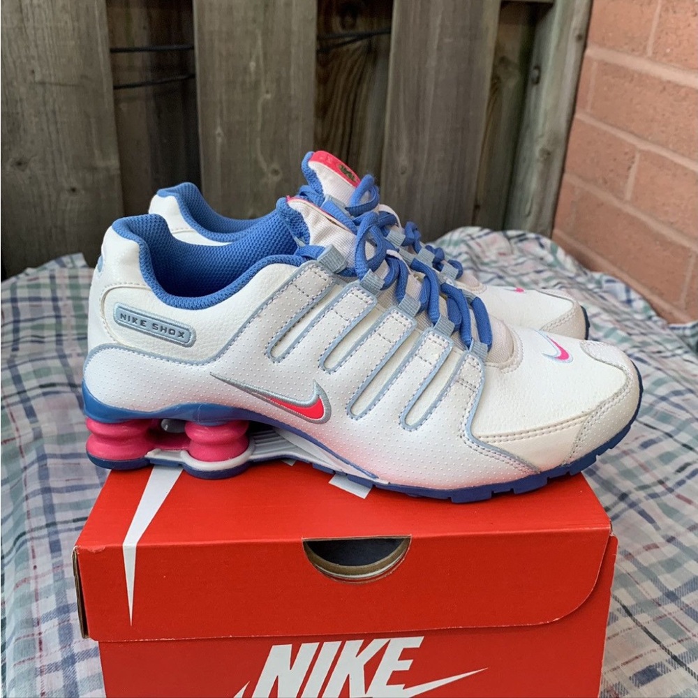 Nike Shox NZ White Pink Blue
Size 6 womens or 4.5Y